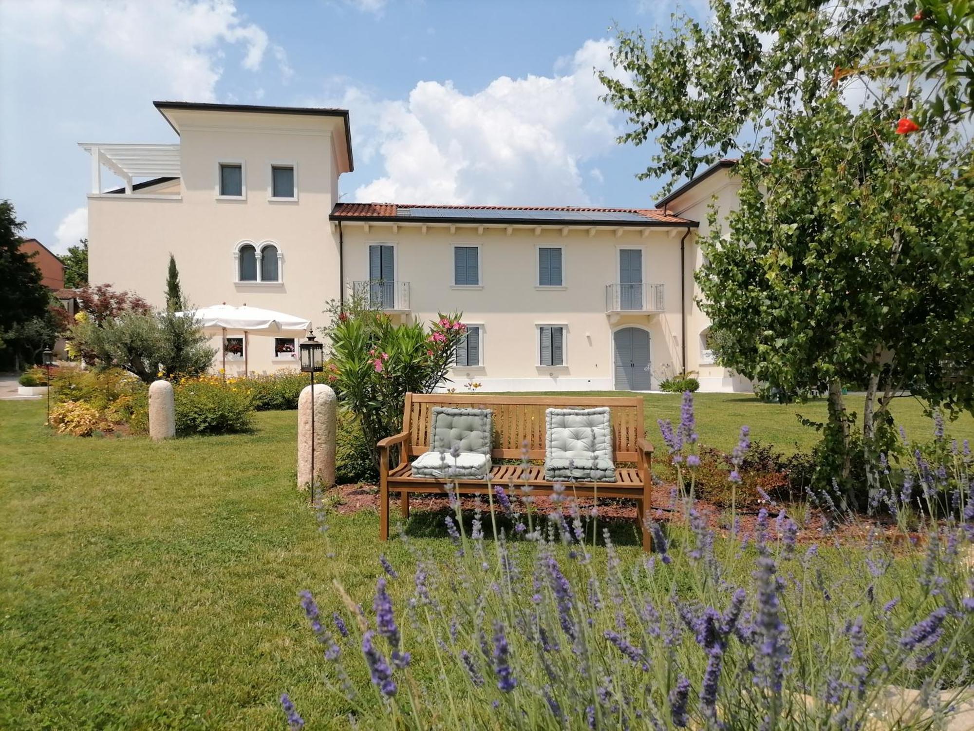 Relais Ca' Morenica Valeggio sul Mincio Exterior photo
